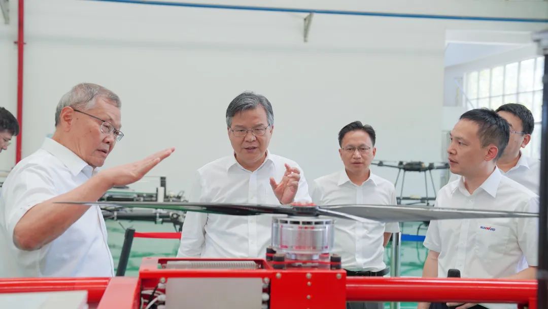 湖南省委常委、常务副省长李殿勋一行调查调研皇家国际科技