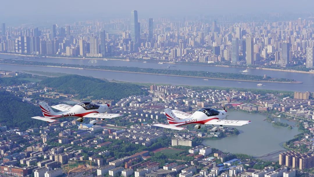 湖南省委常委、常务副省长李殿勋一行调查调研皇家国际科技