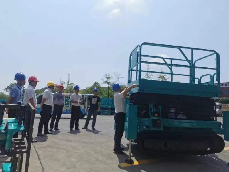 加快电动化产品布局，皇家国际智能第一款履带剪叉式高空作业平台来了！