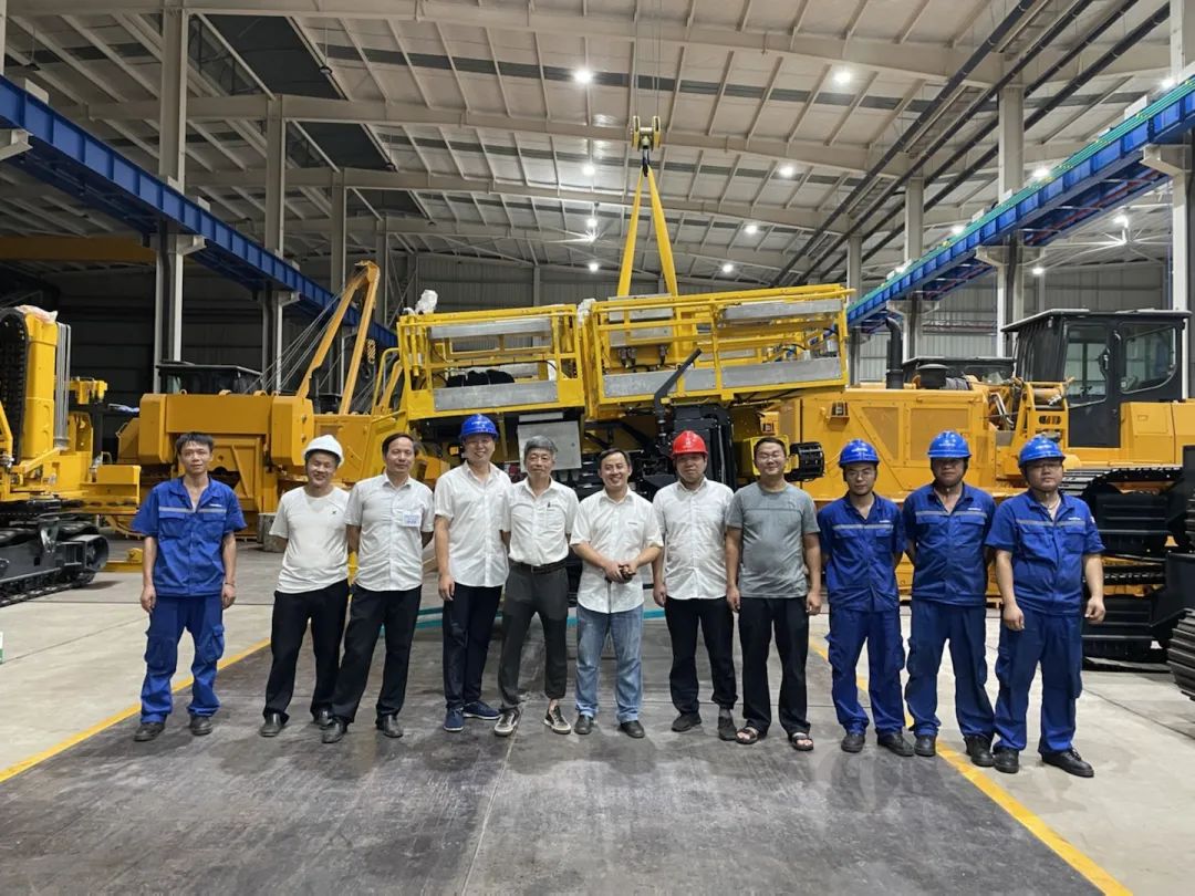 为铁路运输保驾护航！皇家国际智能自主研造首套三平台作业装置成功交付