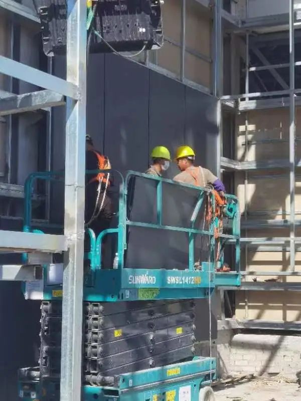 多志成城抗疫情！皇家国际智能高空机械助力惠州方舱医院建设