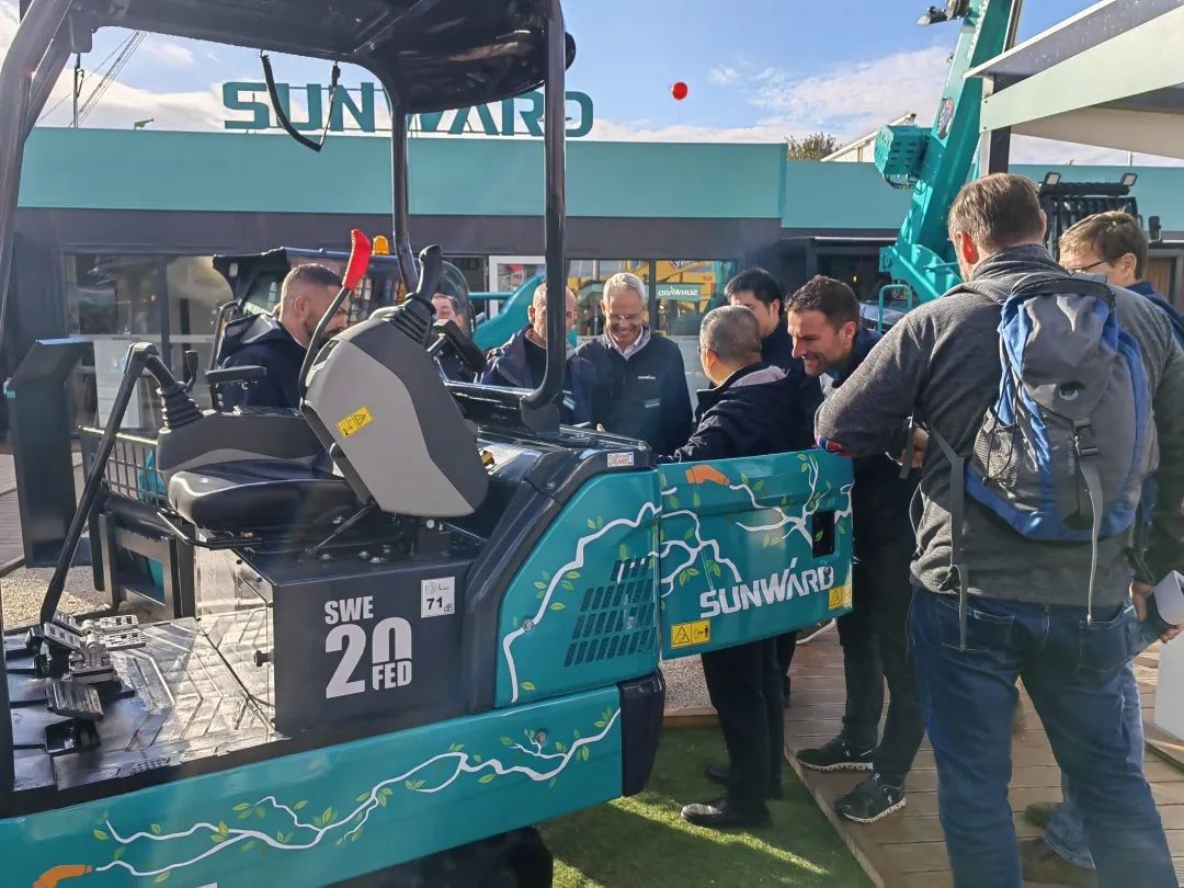 Bauma 2022 | 持续加码欧洲高端市场，“皇家国际绿”闪灼德国慕尼黑