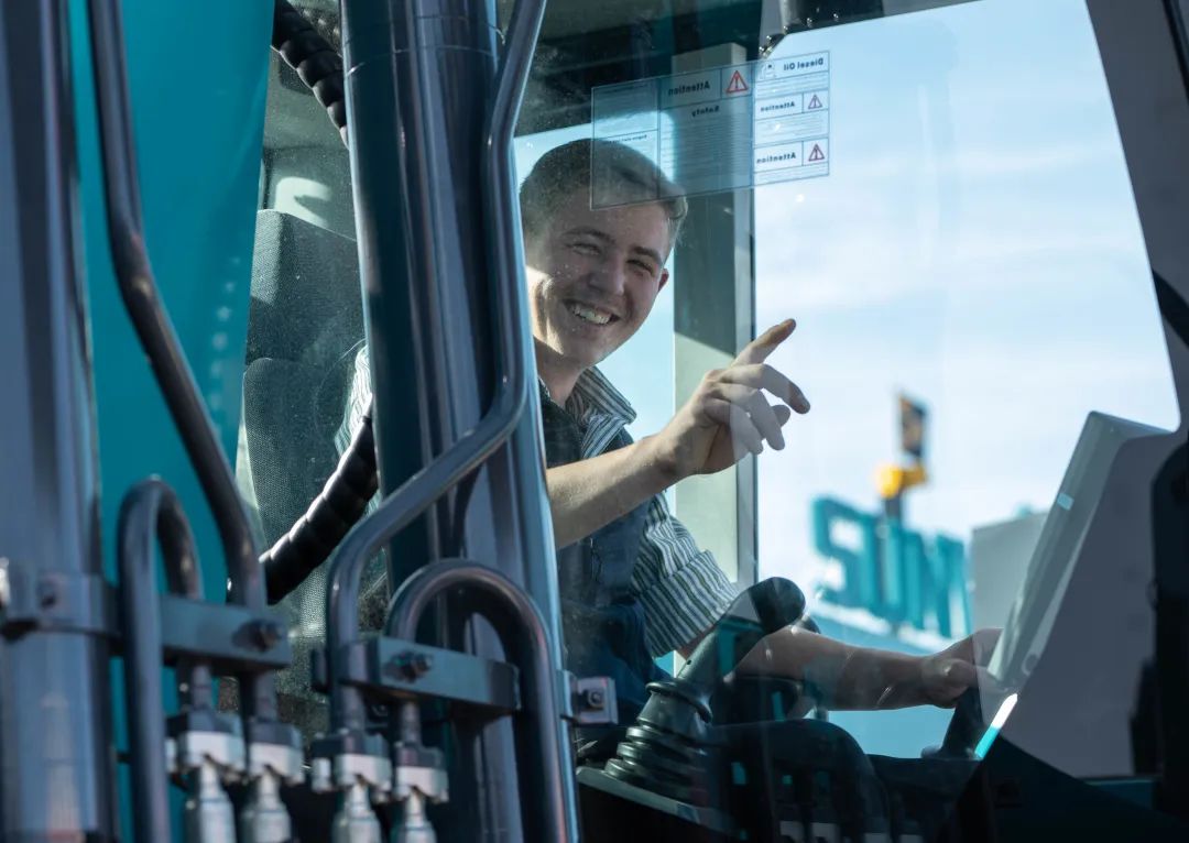 Bauma 2022 | 一组火热现场图带您沉温皇家国际智能德国宝马展之旅