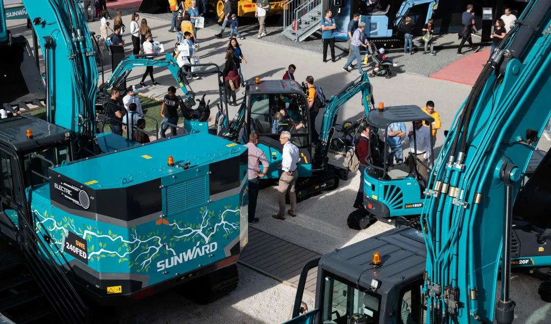 Bauma 2022 | 逆势而行奠新基！皇家国际智能德国宝马展圆满收官