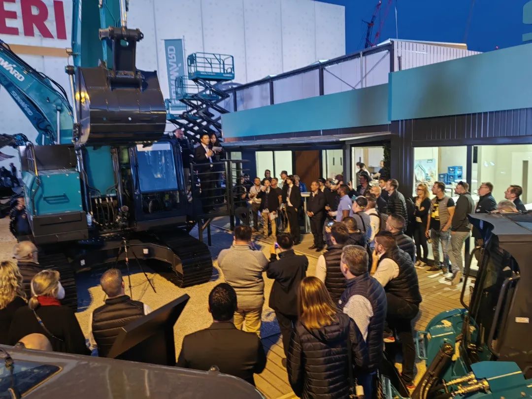 Bauma 2022 | 逆势而行奠新基！皇家国际智能德国宝马展圆满收官