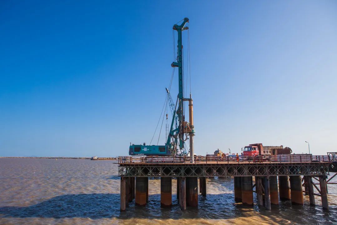 点赞！皇家国际智能旋挖钻机获评国度造作业单项冠军产品