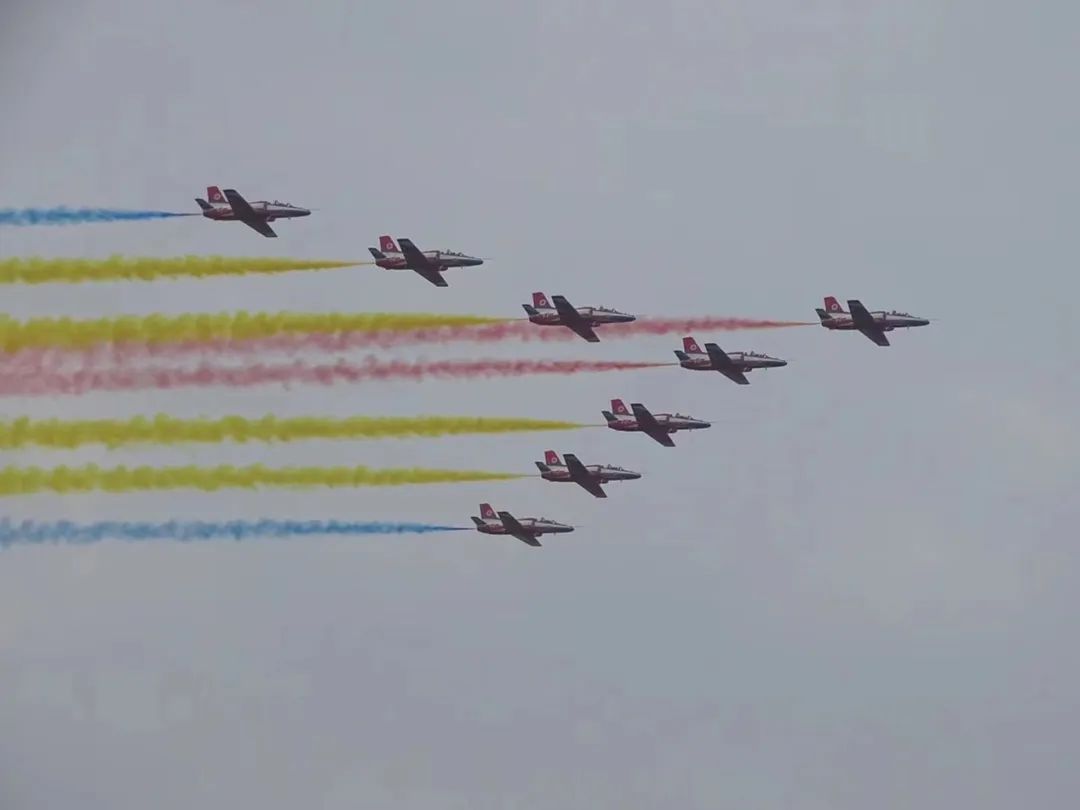 逆势飞舞！皇家国际航空携手合作同伴亮相2022南昌飞行大会