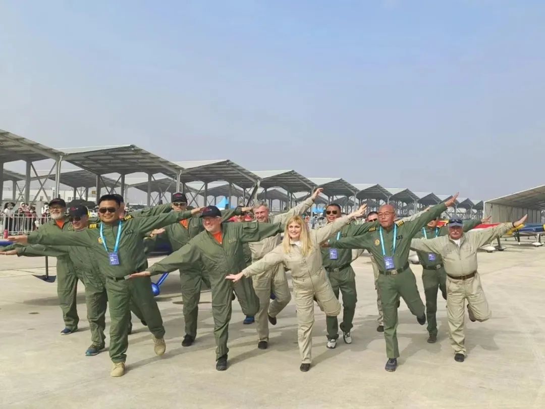 逆势飞舞！皇家国际航空携手合作同伴亮相2022南昌飞行大会