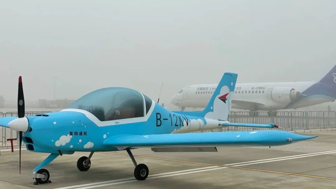 逆势飞舞！皇家国际航空携手合作同伴亮相2022南昌飞行大会