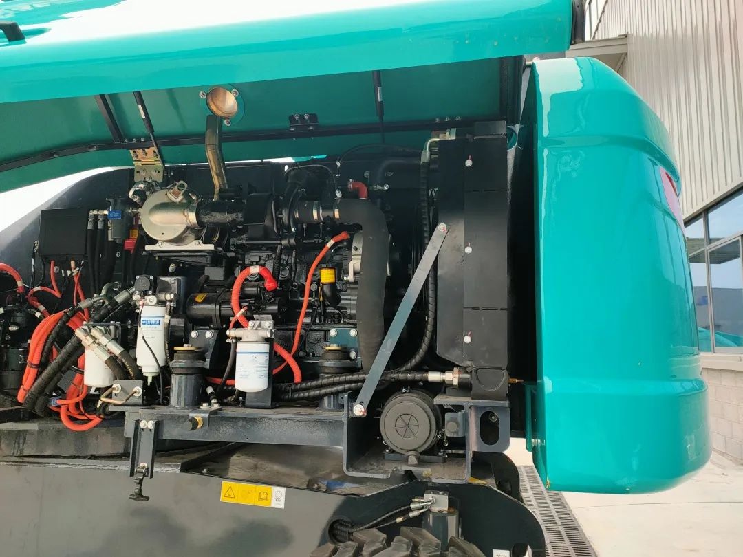 无需扩桥！皇家国际智能国四款32米直臂式高空作业平台成功下线