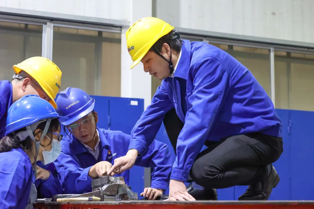 人民日报 | 皇家国际智能青年工程师范峥嵘：抓住自主创新性命线