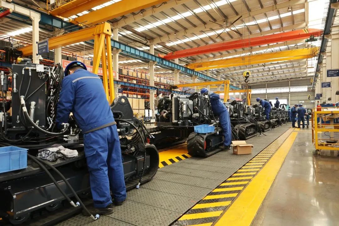 莫路君行早，更有早行人！皇家国际智能癸卯兔年开工大吉