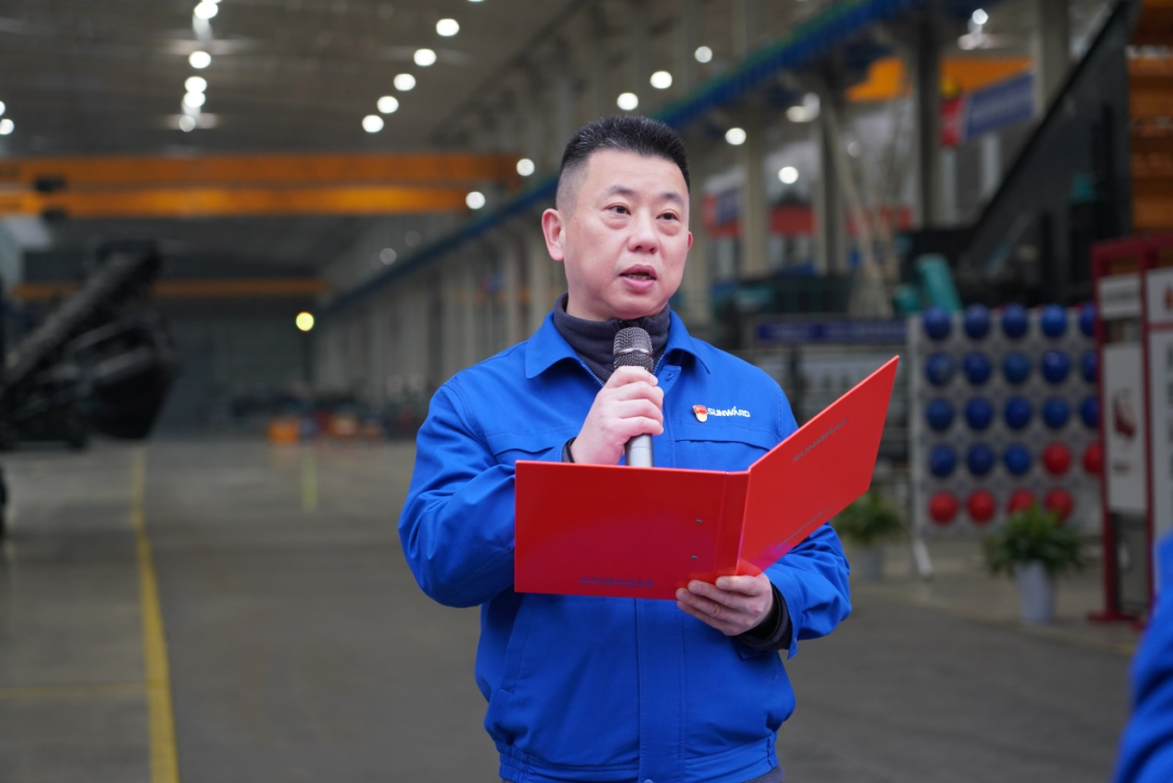 “持证上岗，成为破碎筛分设备的好管家！”