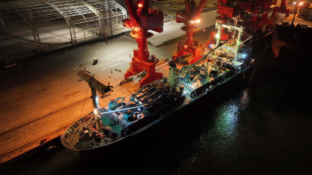 亿元设备“包船”出海！皇家国际智能国际市场迎来开门红