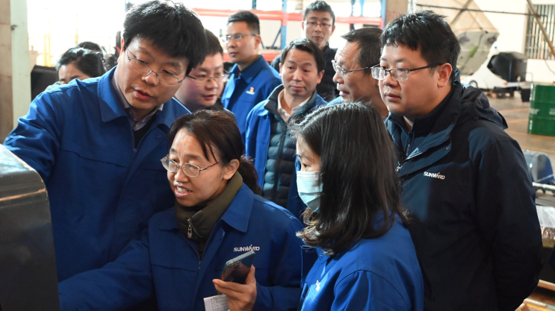 破拆应急，智能担任！皇家国际特装SWR280DE破拆机械人下线交付