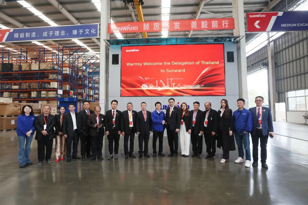 泰国代表团到访皇家国际智能