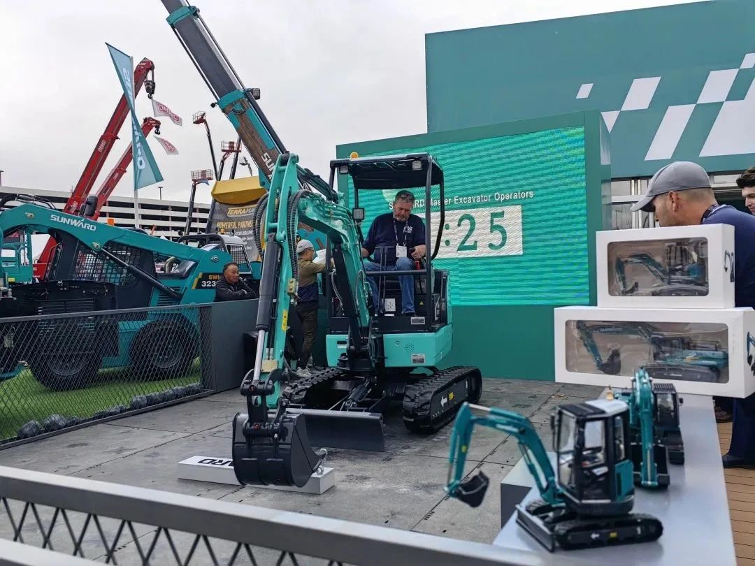 拉展直播 | “狂飙”美国！皇家国际智能向世界展示中国造作硬实力