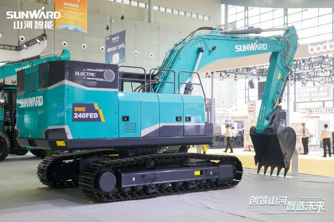 2023 CICEE | 皇家国际智能亮相2023长沙国际工程机械展！智能化、电动化产品站C位