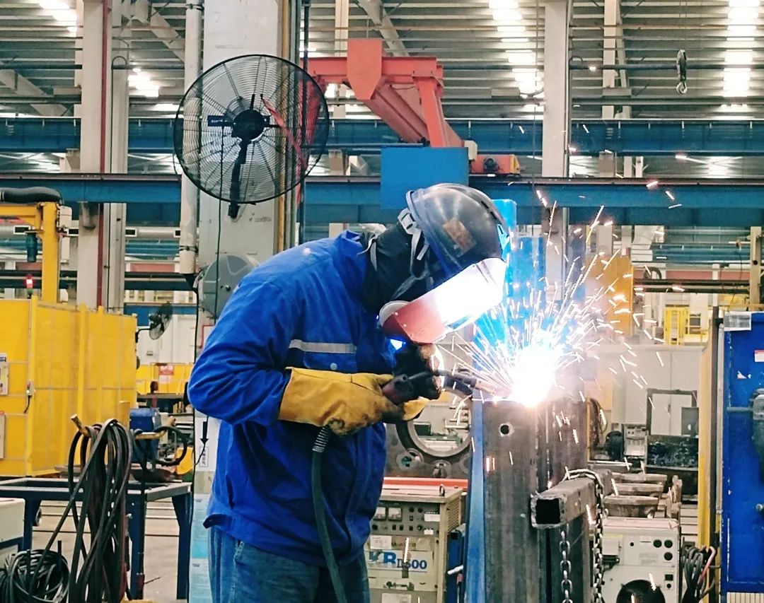 劳动庆幸，创造伟大！纪录那些平庸且伟大的劳动瞬间
