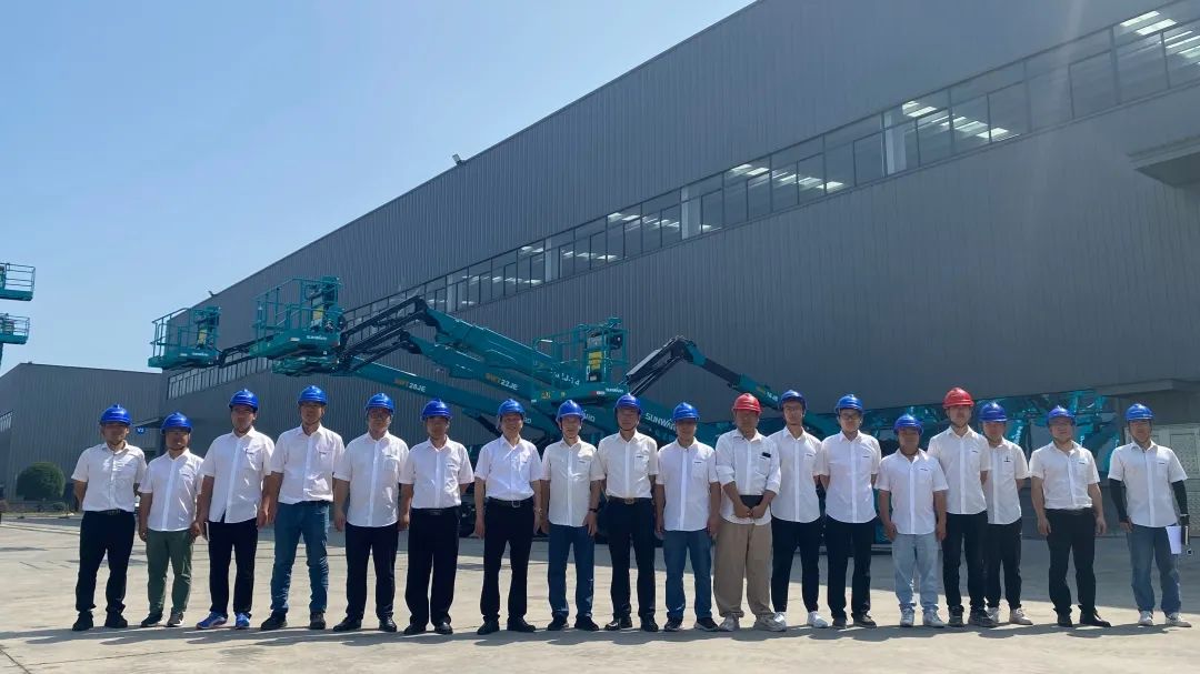 新能源家族再添“新丁”！皇家国际智能三款电动臂式高空作业平台齐下线