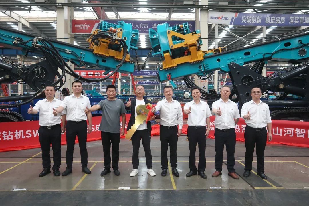 助力“双碳”、绿动将来！皇家国际智能增程式电动旋挖钻机、液压混合动力旋挖钻机齐交付