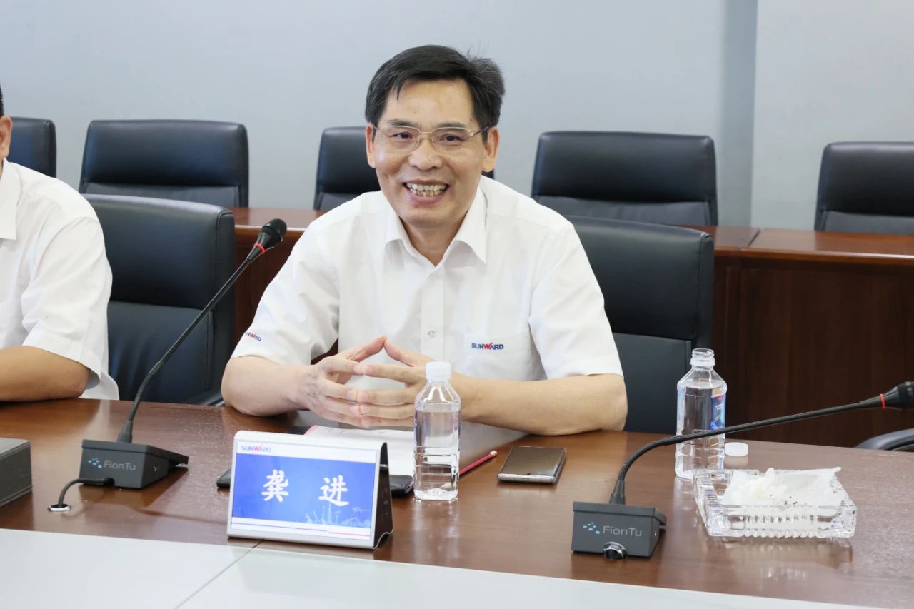 永青科技集团董事长胡晓东带队到访皇家国际智能