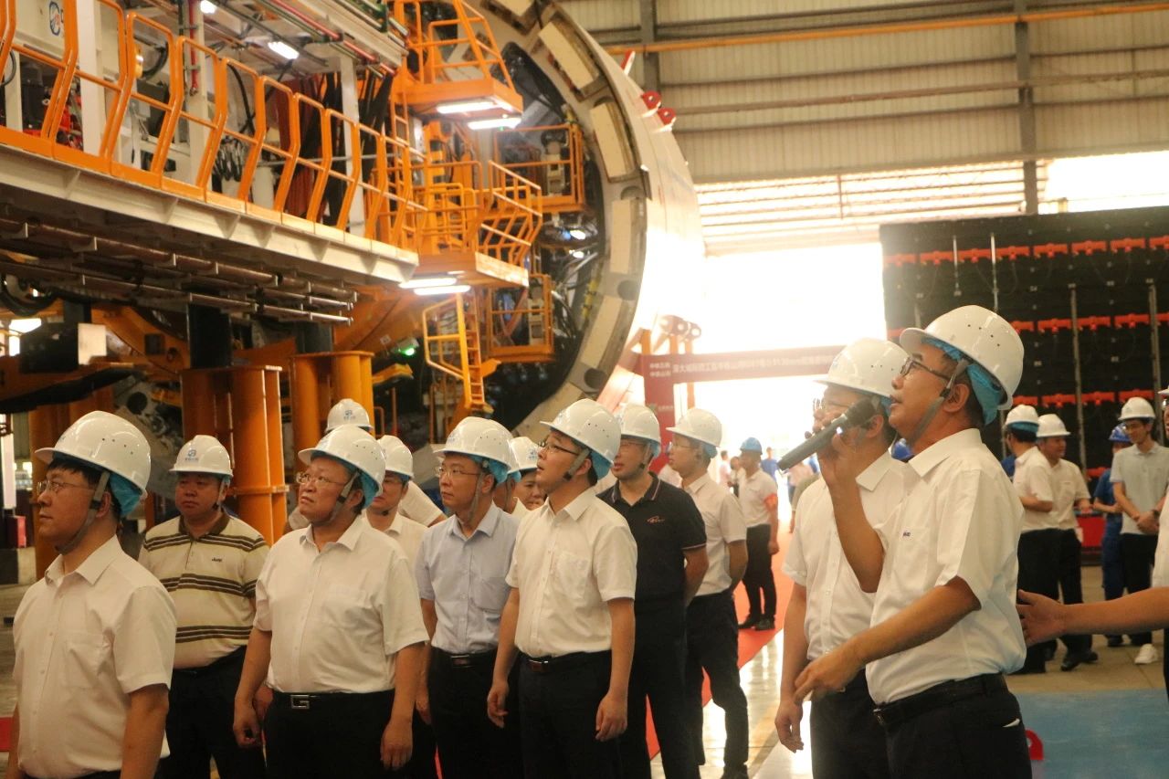 中铁皇家国际粤港澳大湾区首台大直径双模盾构机成功下线