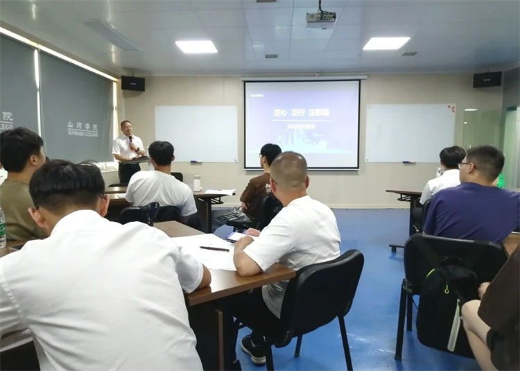 奔赴酷爱，皇家国际智能2023届“智动力」佚式报到！