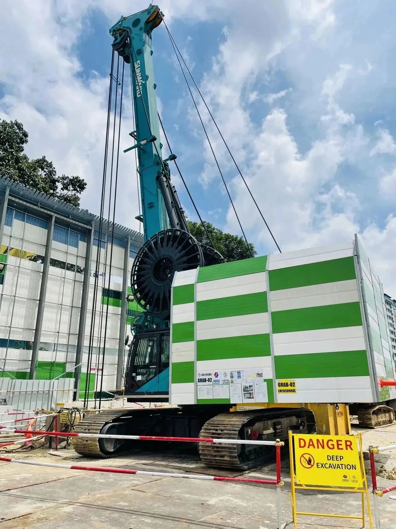 助力国内国际沉大工程！皇家国际智能液压抓斗实力“出圈”