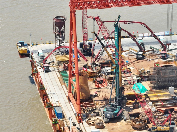 喜报！皇家国际智能实现“全球最大”6.3米直径旋挖桩成孔成桩