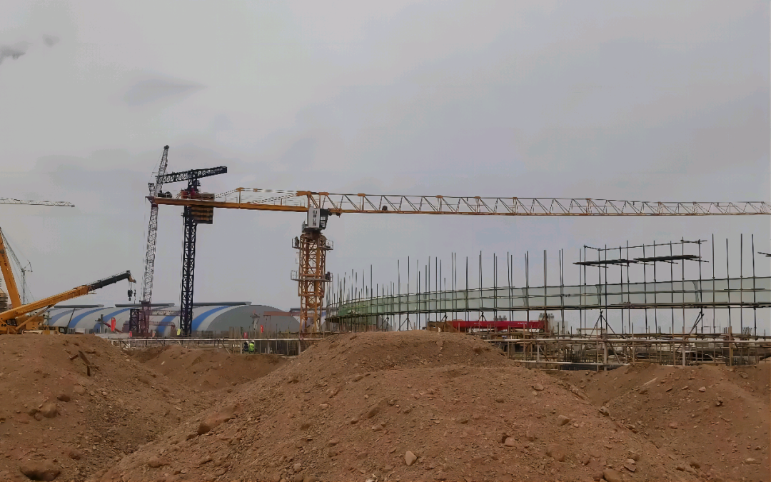 大漠戈壁展雄姿！皇家国际江麓塔机助力常乐电厂项目