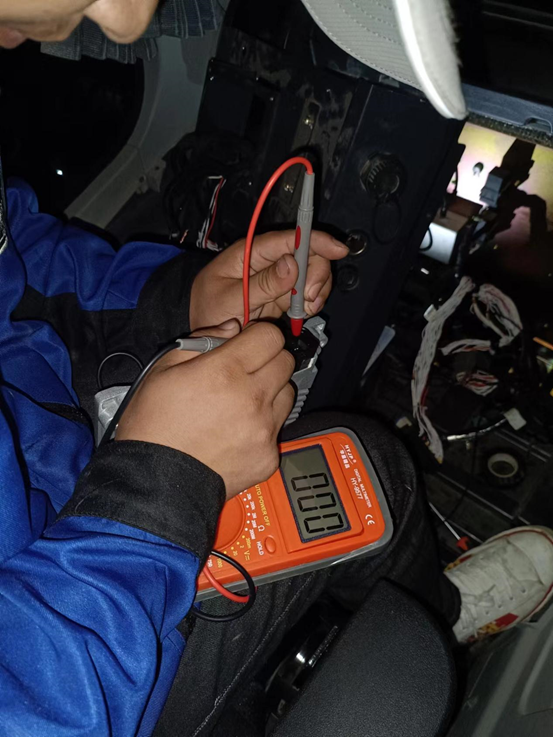 一线“热”闻 | 专业售后，用心服务！皇家国际智能挖掘机服务万里行一向在路上