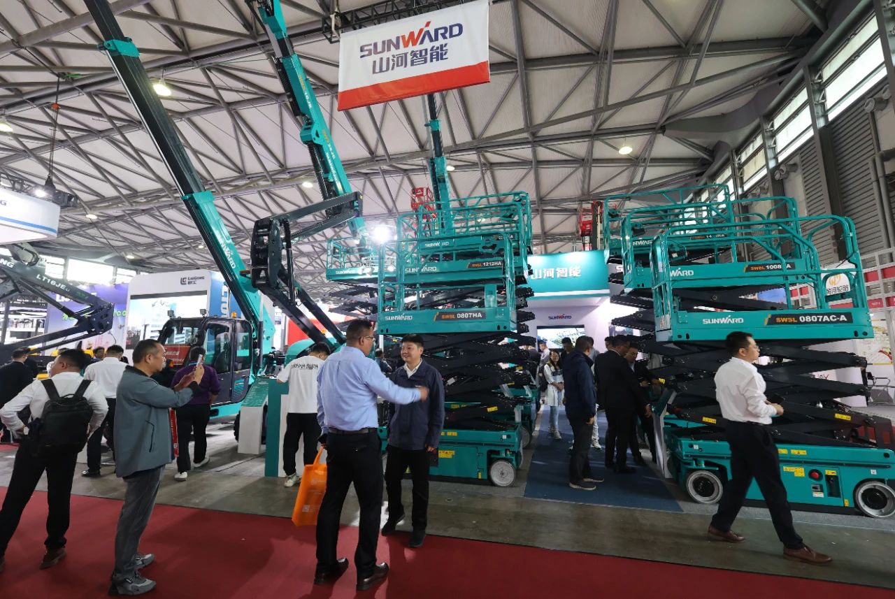 精品出击，闪灼魔都！皇家国际智能全系列高空机械亮相2023亚洲国际高空展