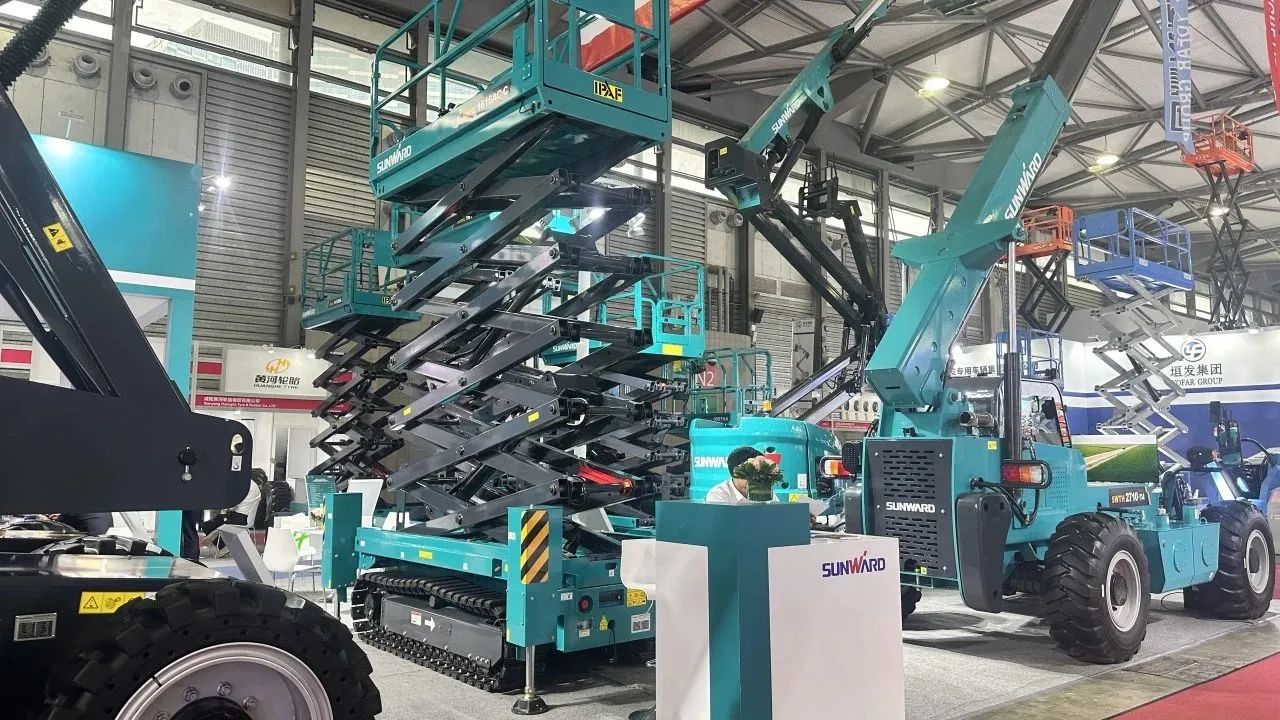 精品出击，闪灼魔都！皇家国际智能全系列高空机械亮相2023亚洲国际高空展