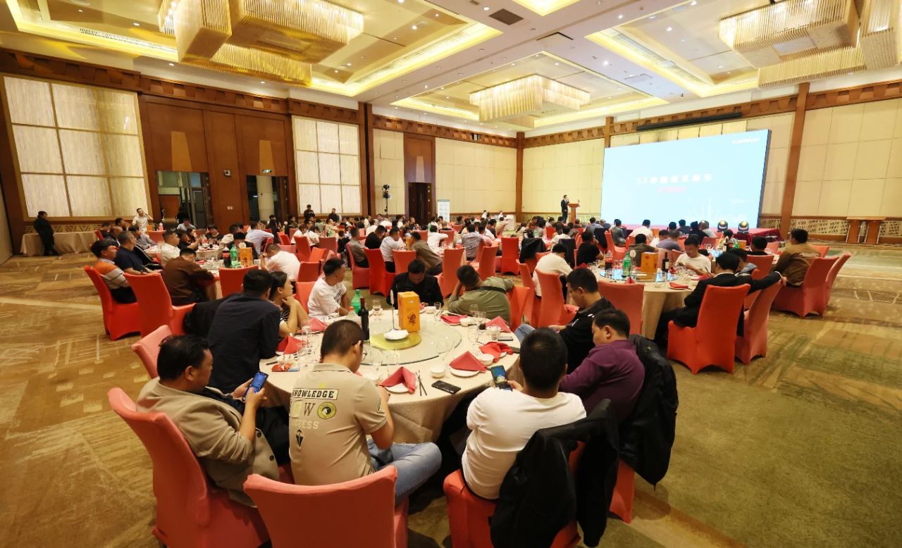 精品出击，闪灼魔都！皇家国际智能全系列高空机械亮相2023亚洲国际高空展