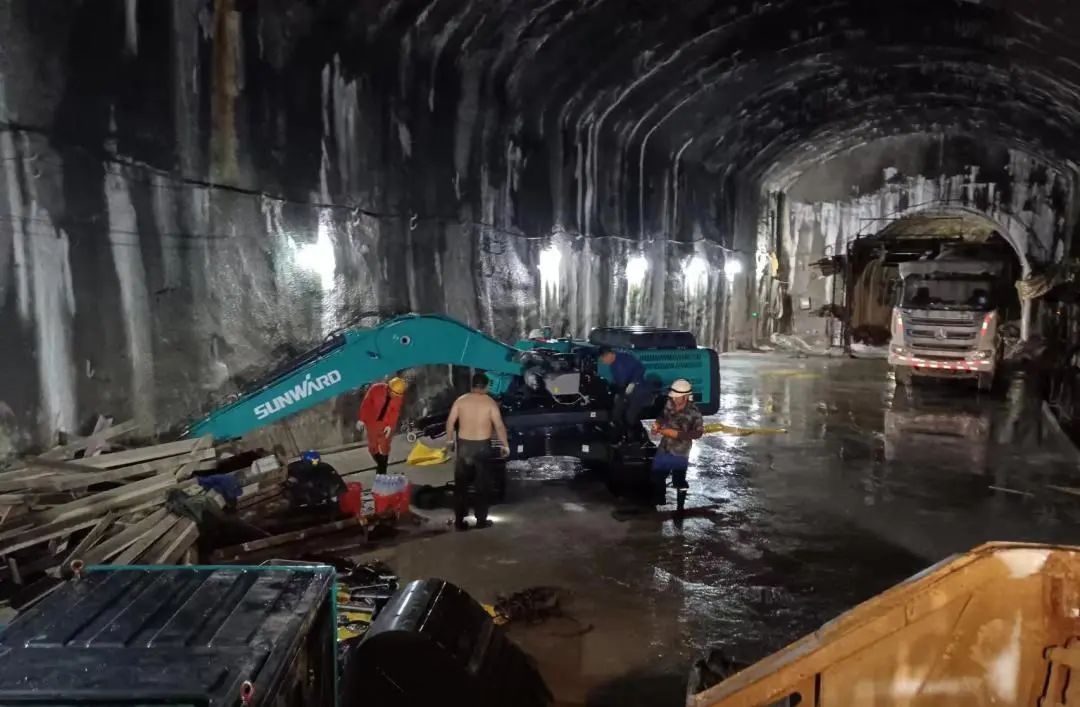 皇家国际智能售后服务：全力以赴，赋予机械性命与活力