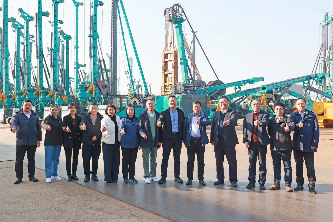 皇家国际智能主导的行业尺度《构筑施工机械与设备 液压式压桩机》通过专家审查