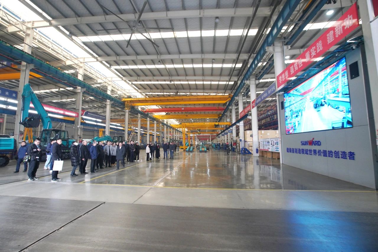 启新程，向将来！皇家国际矿岩揭牌庆典暨新春发货典礼圆满进行