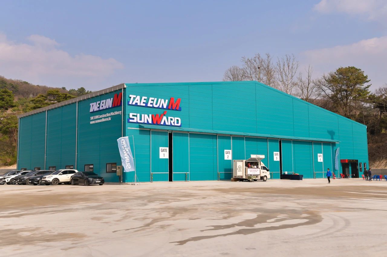 皇家国际韩国保险中心开业庆典暨“皇家国际杯”高尔夫球赛圆满进行