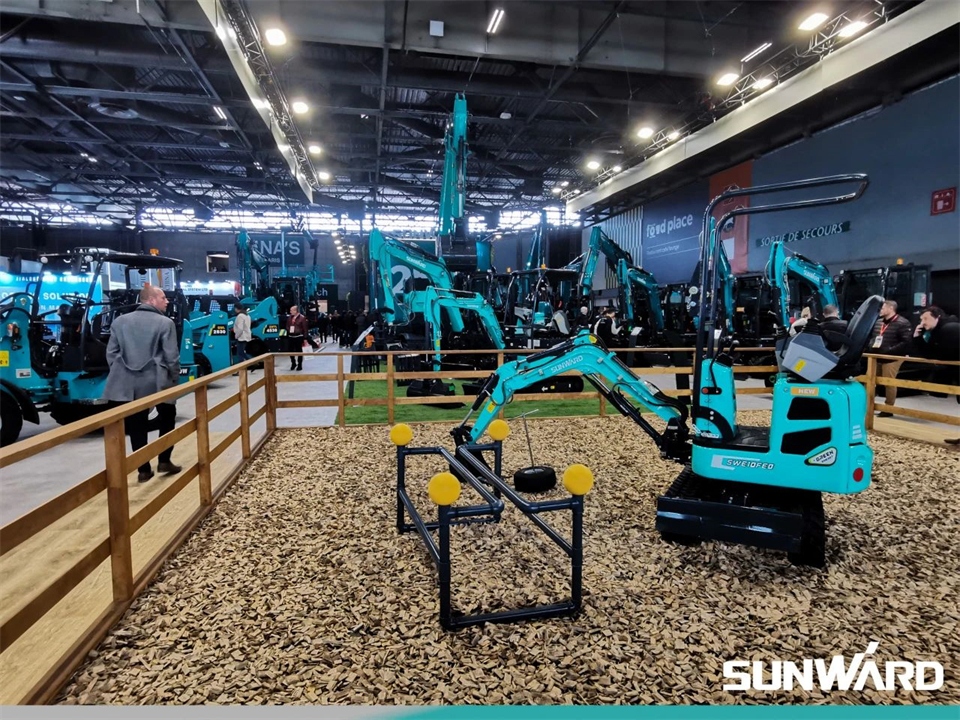 皇家国际智能携创新成就亮相2024年法国巴黎工程机械展