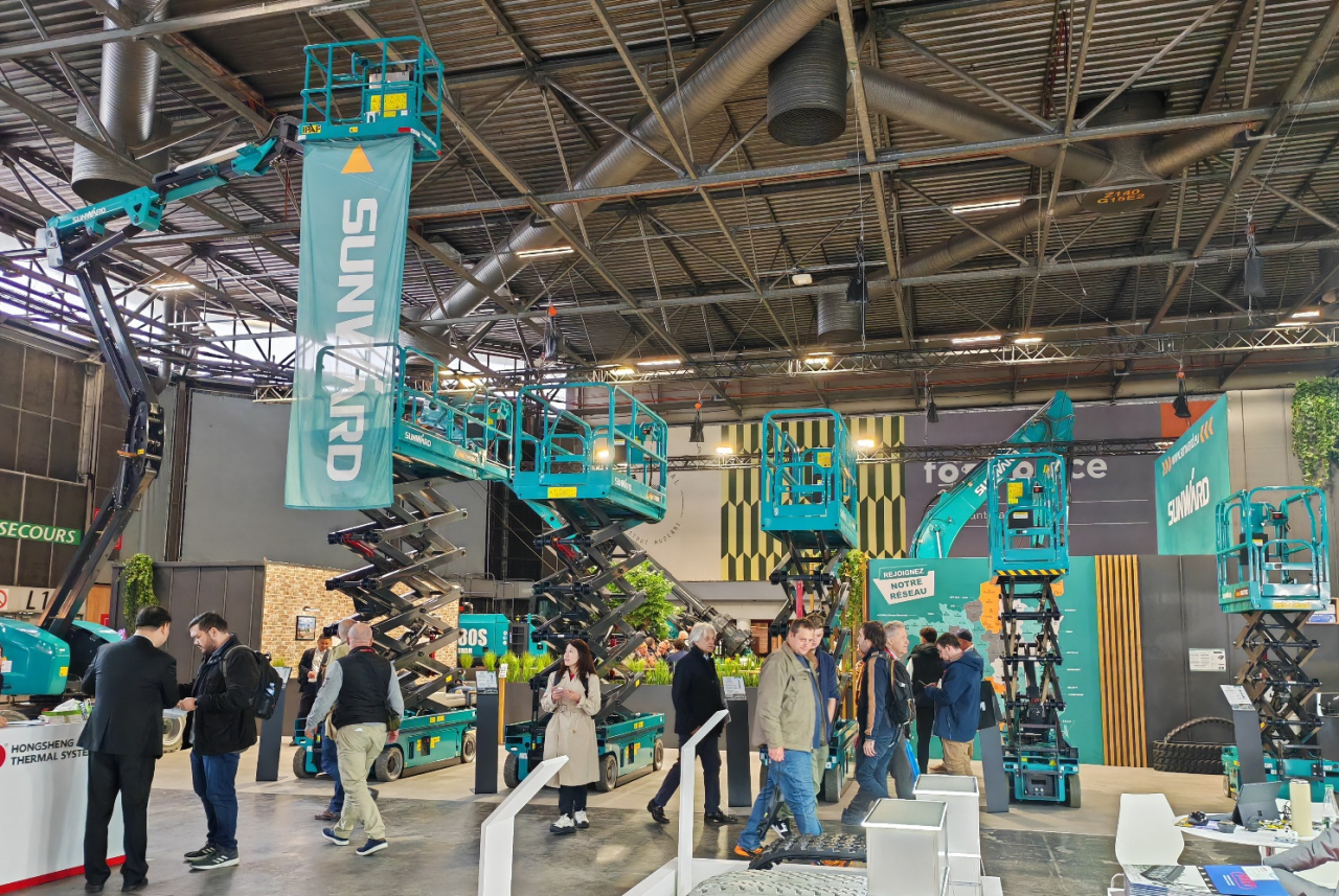 皇家国际智能高空机械闪灼2024法国工程机械展