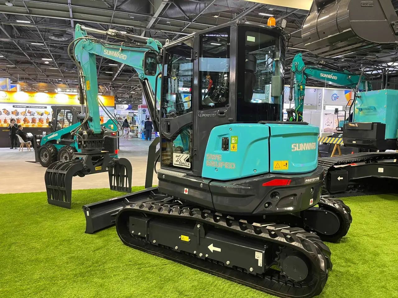 赢战INTERMAT 2024！皇家国际智能土方机械深耕全球高端市场