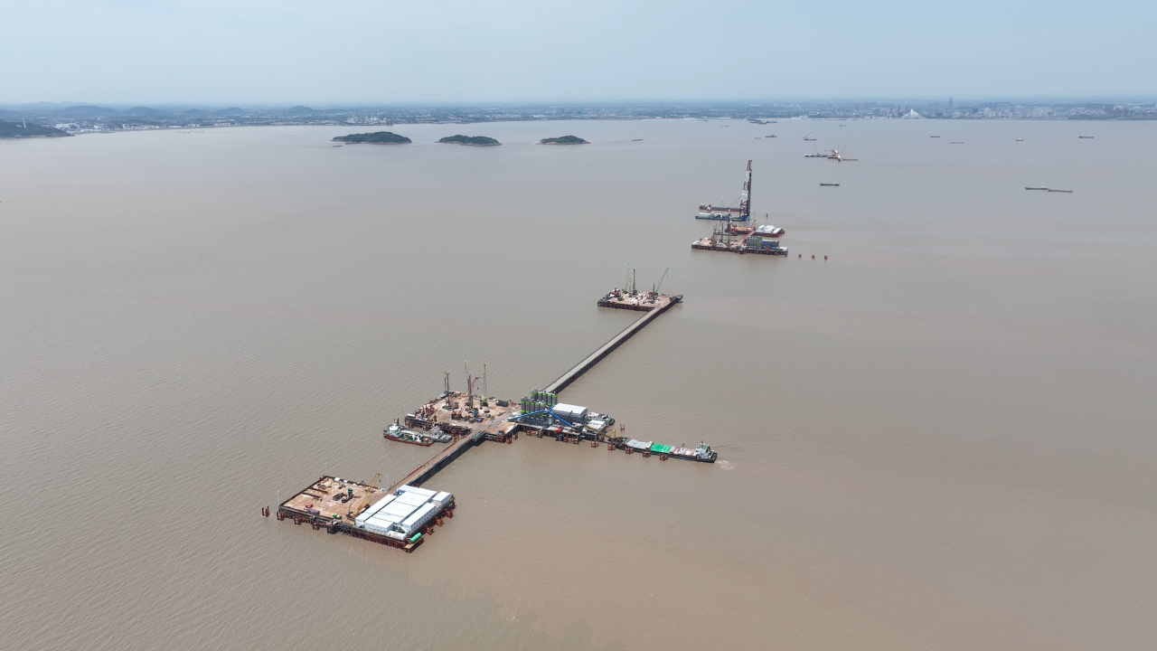 先导式创新，再推电动新品！皇家国际智能SWDM520EE增程式旋挖钻机推介会成功进行