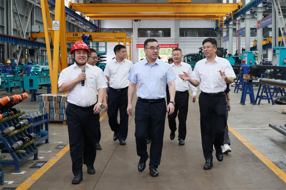 广州工控集团总经理王福铸调研皇家国际智能出产经营工作