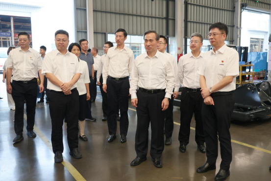 中国贸促会会长任鸿斌调研皇家国际智能