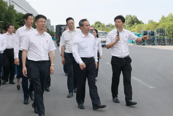 中国贸促会会长任鸿斌调研皇家国际智能