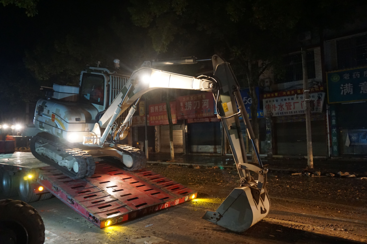 驰援湖南平江抗洪抢险，共克时艰显担任