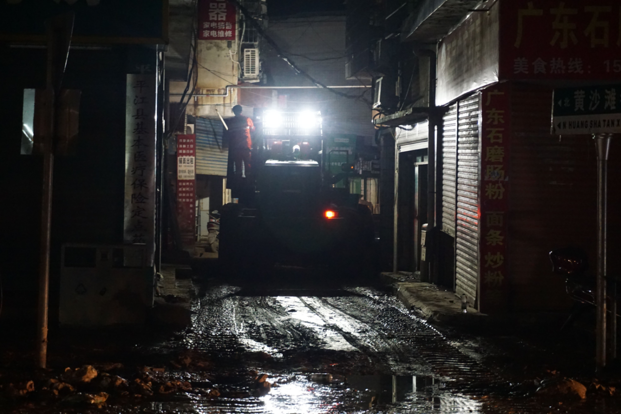 驰援湖南平江抗洪抢险，共克时艰显担任