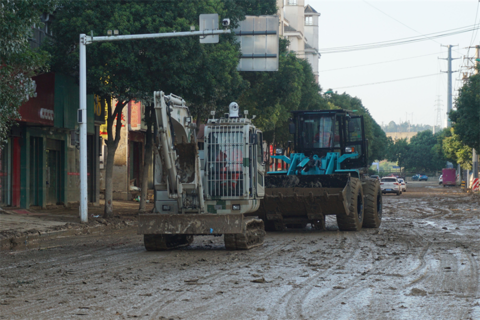 驰援湖南平江抗洪抢险，共克时艰显担任