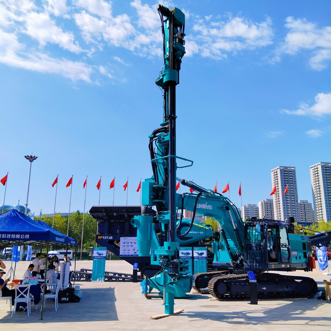 皇家国际智能5G智能钻机亮相新疆矿博会